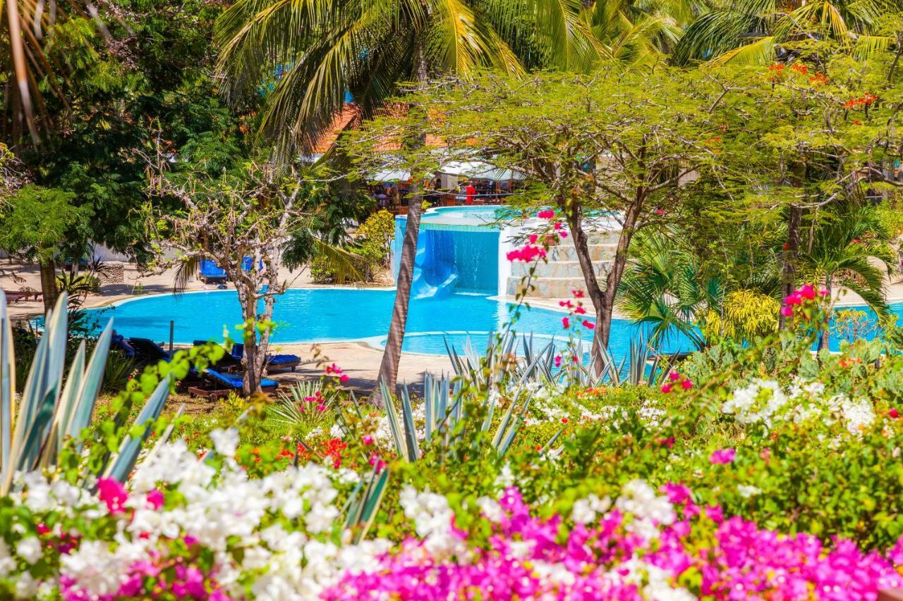 Diani Sea Resort Playa de Diani Exterior foto